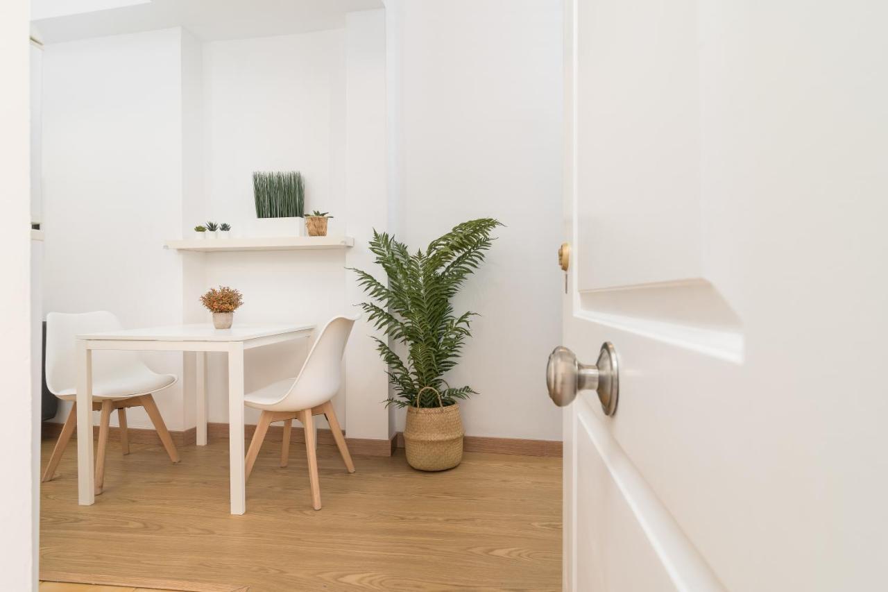 Precioso Apartamento Con Habitacion Separada En Centro Historico De Malaga Exterior photo